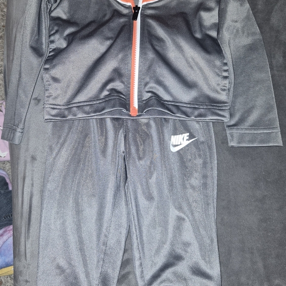 Nike Black and Orange Tracksuit - Picture 3 of 11